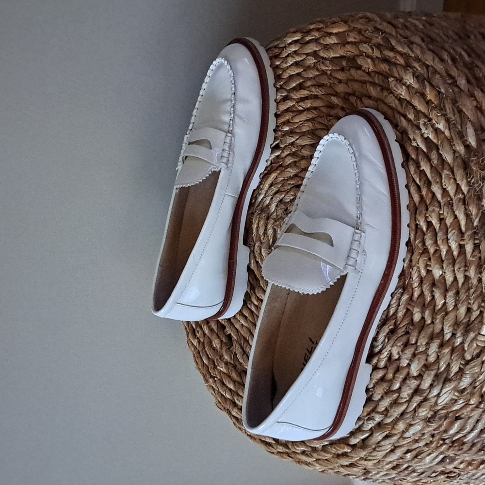 Vaneli Sport Womens White Patent Leather Lug Sole‎ Penny Loafers S-8Narrow